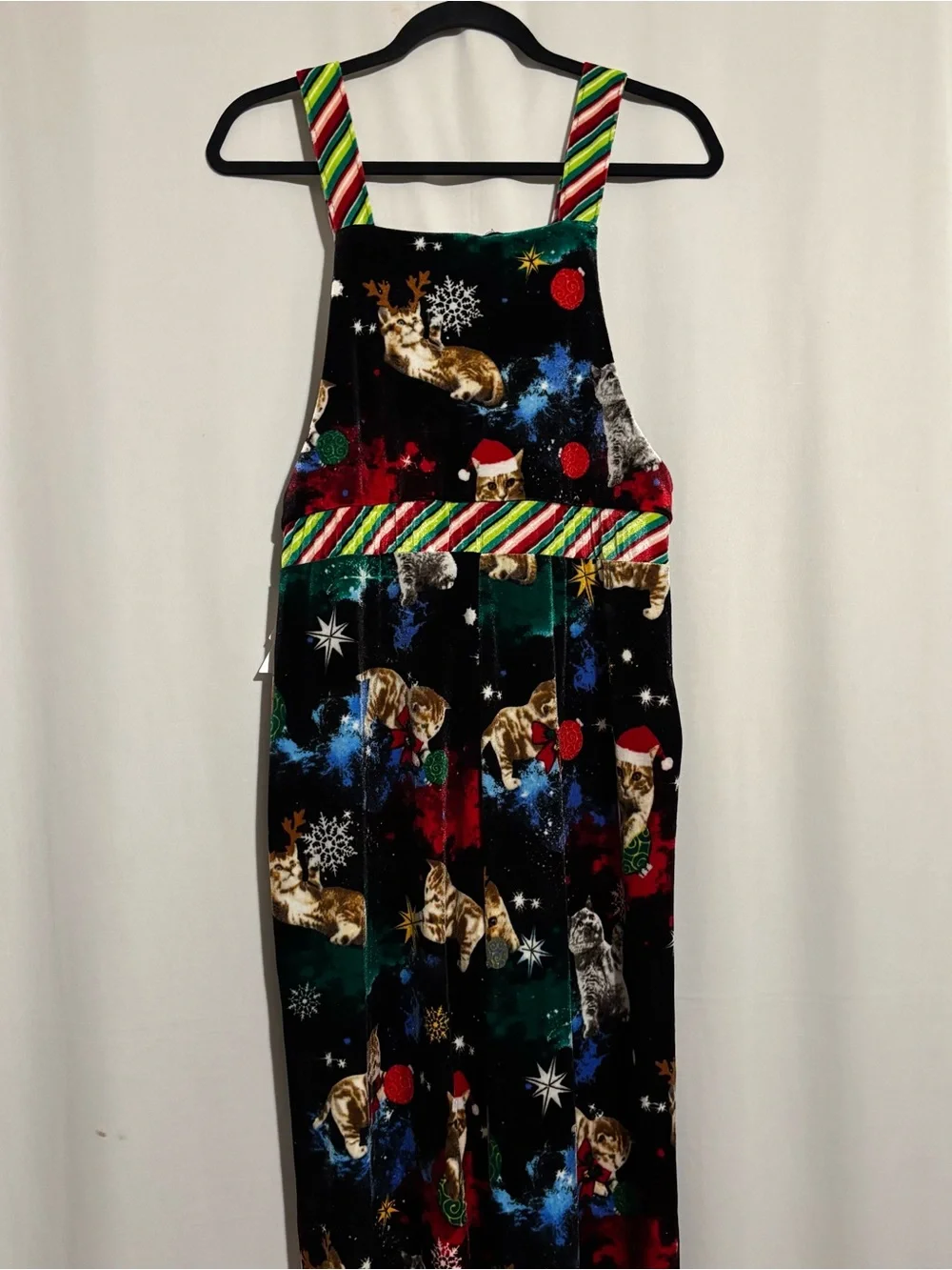 No Boundaries M (7-9) Black Velvet Holiday Cat Print Festive Colorful Jumpsuit